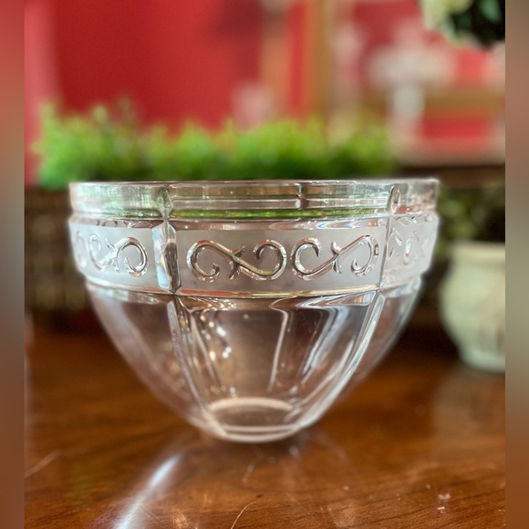 Waterford Marquis Arabesque 7”Crystal Fruit Bowl with frosted scrolled border - Picture 11 of 11